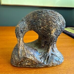 Gip-rock Kiwi New Zealand sculpture vintage brutalist feel
